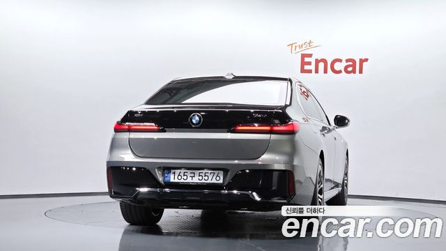 BMW 7 Series (G70) 740i xDrive M Sport 2024 — фото 4