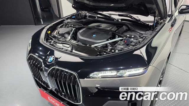 BMW 7 Series (G70) 740i xDrive M Sport 2024 — фото 6