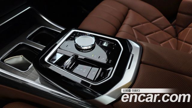 BMW 7 Series (G70) 740i xDrive M Sport 2024 — фото 9