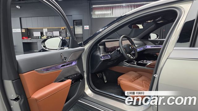 BMW 7 Series (G70) 740i xDrive M Sport 2024 — фото 10