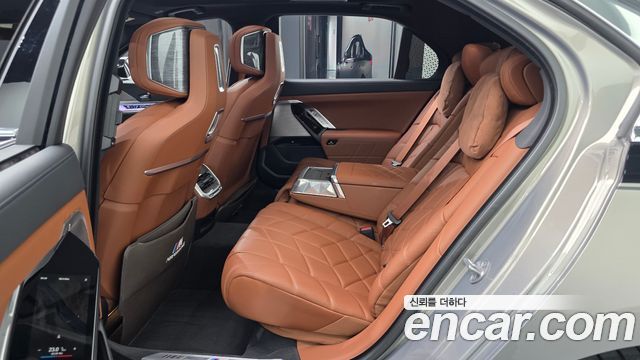 BMW 7 Series (G70) 740i xDrive M Sport 2024 — фото 12