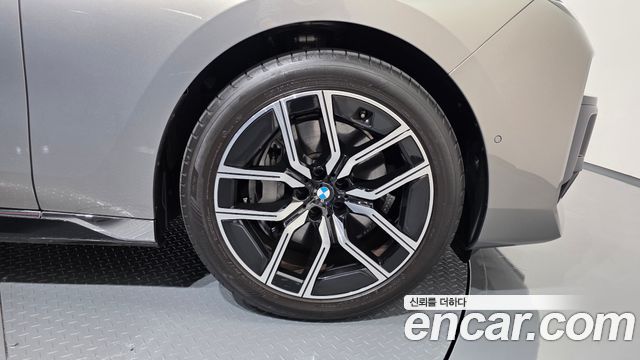 BMW 7 Series (G70) 740i xDrive M Sport 2024 — фото 21