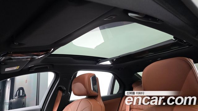 BMW 7 Series (G70) 740i xDrive M Sport 2024 — фото 39