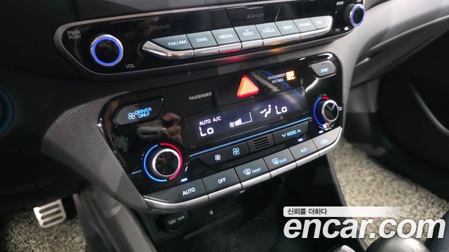 Hyundai Ioniq Hybrid N 2018 — фото 16