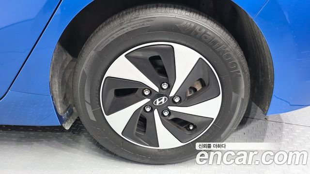 Hyundai Ioniq Hybrid N 2018 — фото 21
