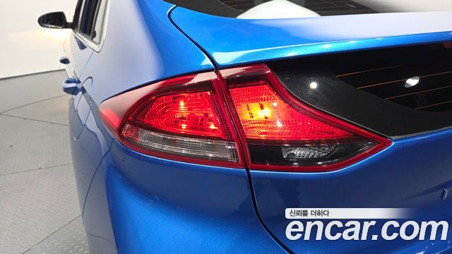 Hyundai Ioniq Hybrid N 2018 — фото 23