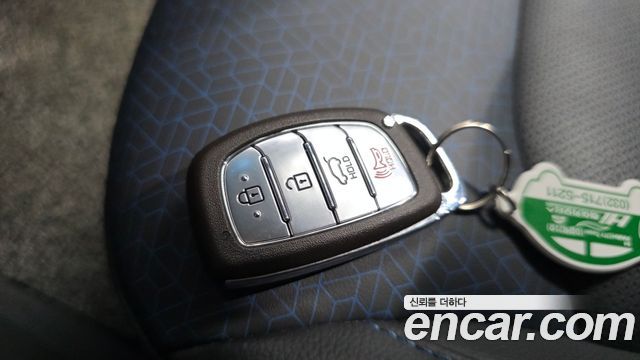Hyundai Ioniq Hybrid N 2018 — фото 30