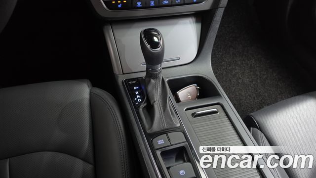Hyundai Sonata (LF) 2.0 Style Special 2016 — фото 9