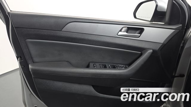 Hyundai Sonata (LF) 2.0 Style Special 2016 — фото 24