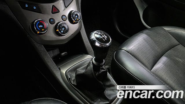 Chevrolet Aveo Sedan LT Luxury 2013 — фото 9