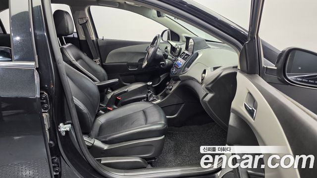 Chevrolet Aveo Sedan LT Luxury 2013 — фото 11