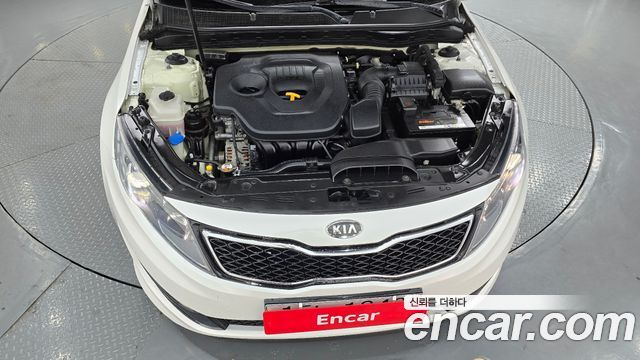 Kia K5 2.0 Prestige Standard 2013 — фото 6