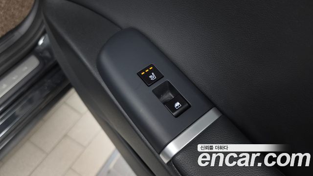 Hyundai Grandeur (GN7) 2,5 Gasoline 2WD Exclusive 2023 — фото 19
