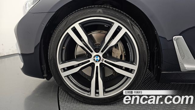 BMW 7 Series (G11) 740Li xDrive M Sport Package 2019 — фото 5