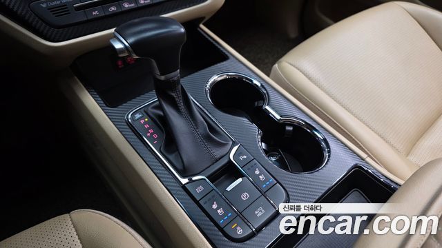 Kia Carnival 9-Seater Prstige 2020 — фото 9