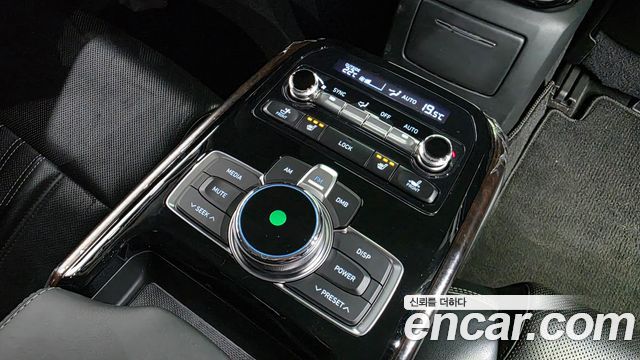Genesis EQ900 3.8 GDI AWD Luxury 2016 — фото 19