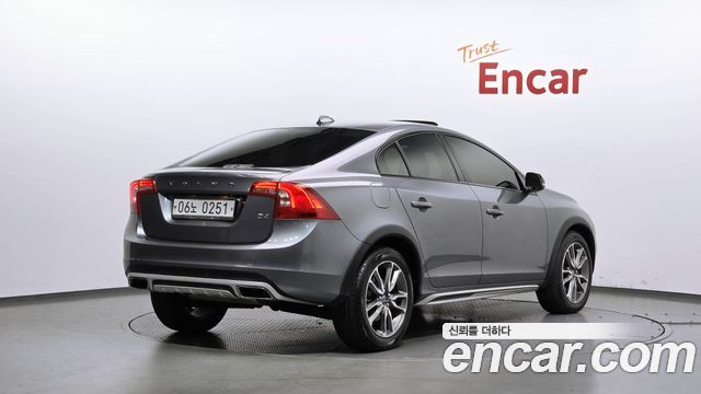 Volvo S60 Cross Country D4 2016 — фото 2