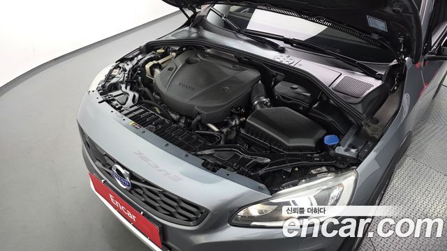 Volvo S60 Cross Country D4 2016 — фото 6
