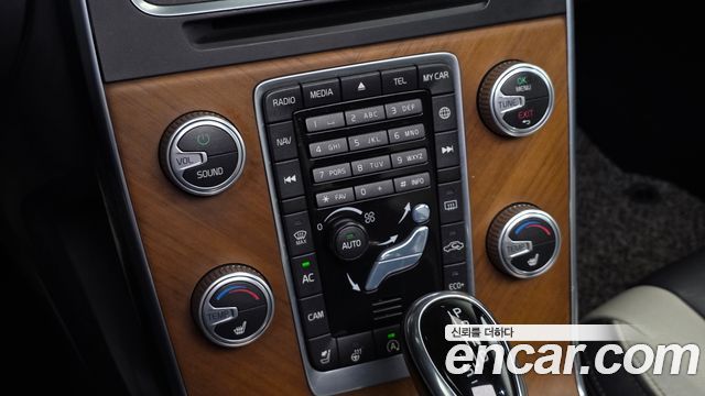 Volvo S60 Cross Country D4 2016 — фото 18