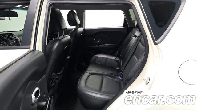 Kia Soul 1.6 GDi Noblesse 2014 — фото 12