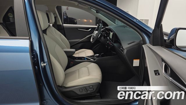 Kia Niro Prestige 2024 — фото 11