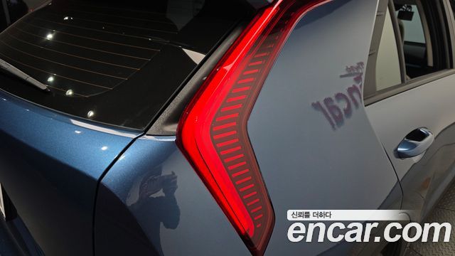 Kia Niro Prestige 2024 — фото 23