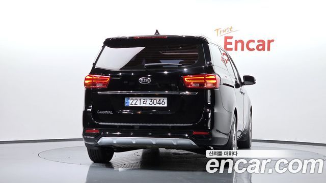 Kia Carnival 9-Seater Noblesse Special 2019 — фото 4