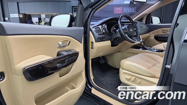 Kia Carnival 9-Seater Noblesse Special 2019 — фото 10