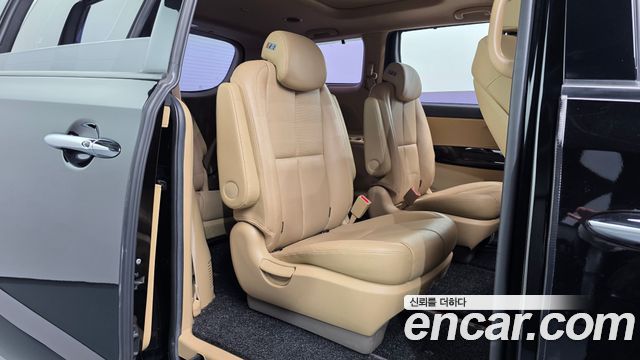Kia Carnival 9-Seater Noblesse Special 2019 — фото 12