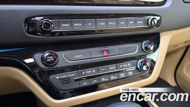 Kia Carnival 9-Seater Noblesse Special 2019 — фото 17
