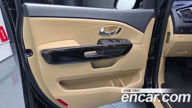 Kia Carnival 9-Seater Noblesse Special 2019 — фото 25