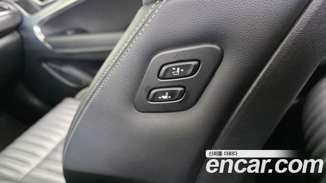 Genesis G70 2.0T AWD Elite 2019 — фото 33