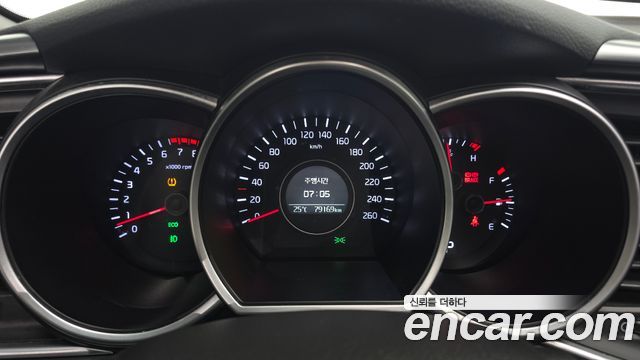 Kia K5 LPI Deluxe 2015 — фото 8