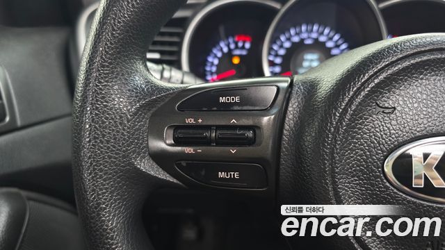 Kia K5 LPI Deluxe 2015 — фото 17