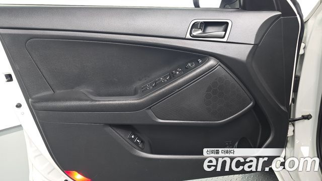 Kia K5 LPI Deluxe 2015 — фото 24
