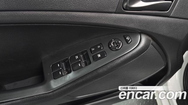 Kia K5 LPI Deluxe 2015 — фото 29