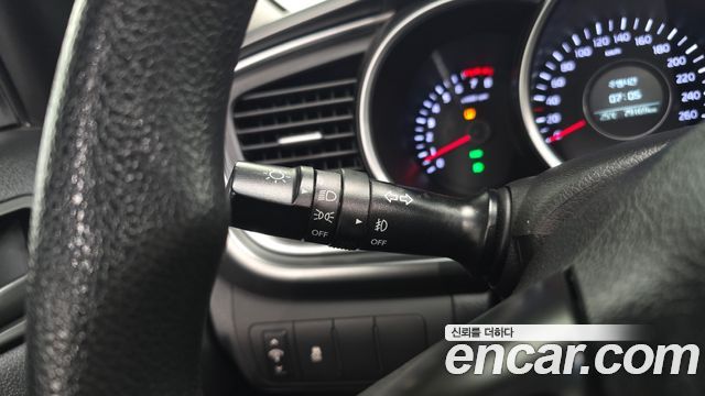 Kia K5 LPI Deluxe 2015 — фото 30