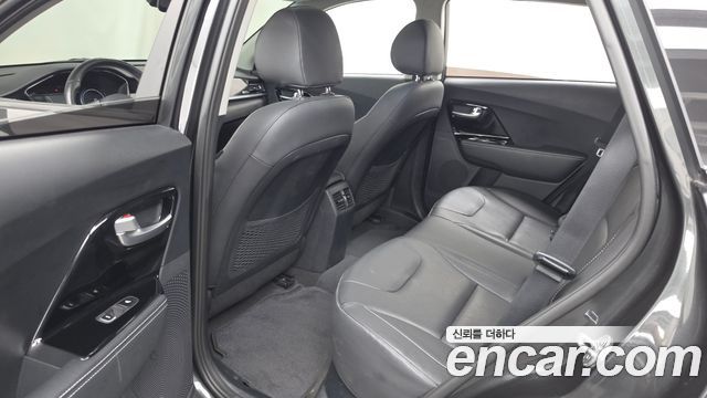 Kia Niro EV Prestige 2022 — фото 12
