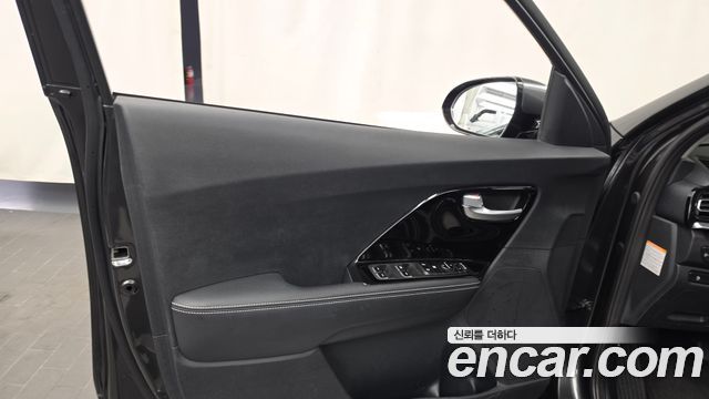 Kia Niro EV Prestige 2022 — фото 24