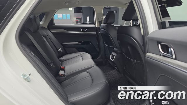 Kia K5 (III) 2.0 Noblesse 2025 — фото 26