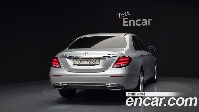 Mercedes-Benz E-Class (W213) E220d 4MATIC Avantgarde 2017 — фото 4