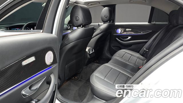 Mercedes-Benz E-Class (W213) E220d 4MATIC Avantgarde 2017 — фото 15