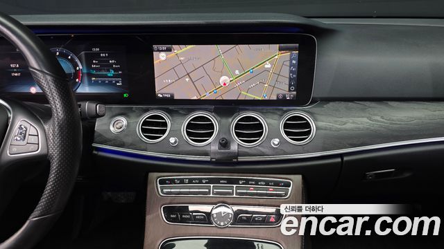 Mercedes-Benz E-Class (W213) E220d 4MATIC Avantgarde 2017 — фото 17