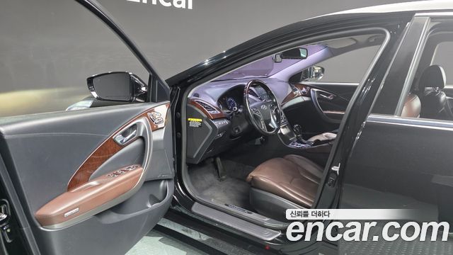 Hyundai Grandeur (HG) HG220 Diesel Premium 2016 — фото 10