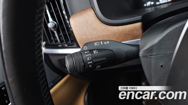 Volvo S90 D5 AWD Inscription 2019 — фото 30