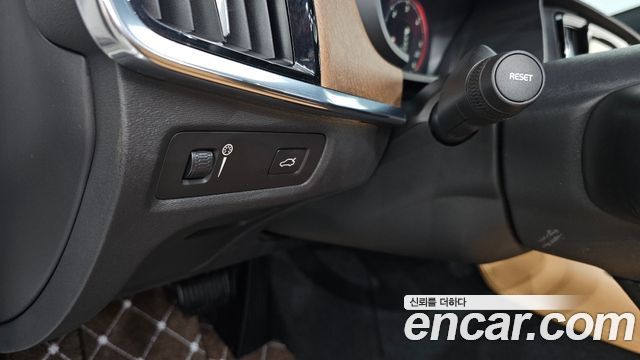 Volvo S90 D5 AWD Inscription 2019 — фото 31