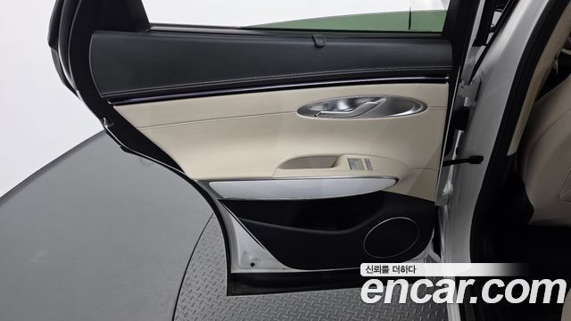 Genesis GV70 2.5T Gasoline 2WD 2025 — фото 25