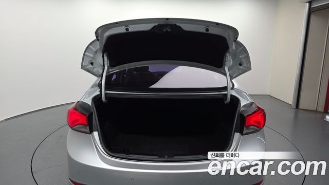 Hyundai Avante 1.6 VGT Modern Standard 2014 — фото 20