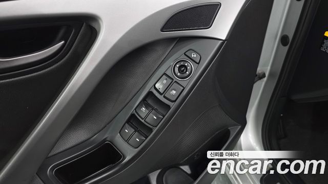 Hyundai Avante 1.6 VGT Modern Standard 2014 — фото 27