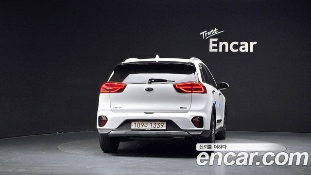Kia Niro 1.6 HEV Noblesse Special 2020 — фото 4
